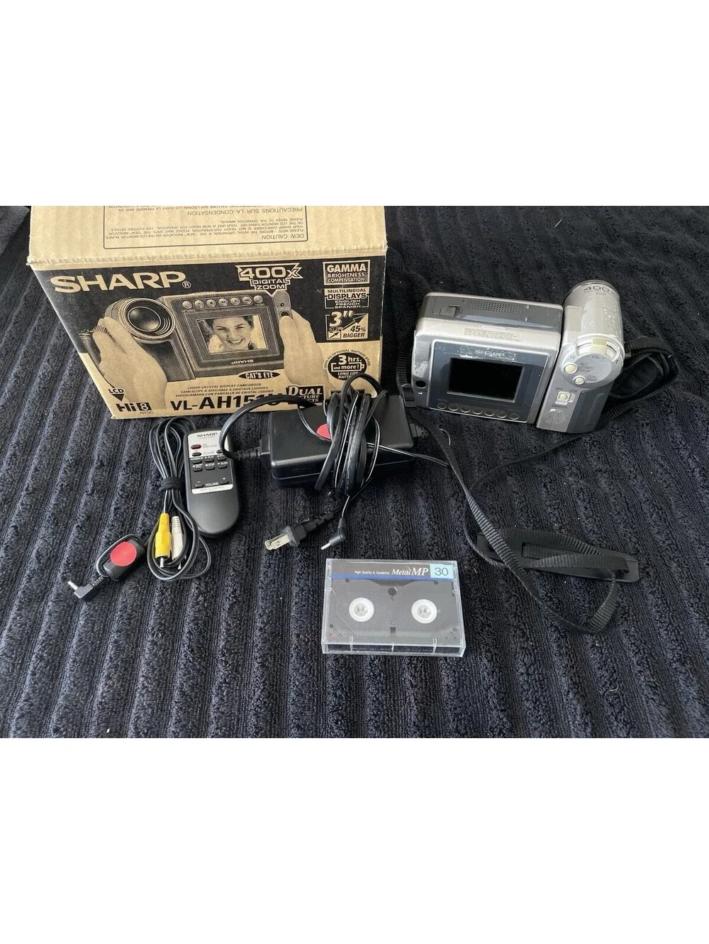 Sharp VL-AH151U Camcorder working tested with box and charger and battery